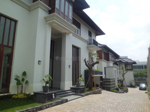 BrandNew Luxury ~ S Pool ~ Taman ~ USD 3500/Bulan, Cipete, Jakarta Selatan