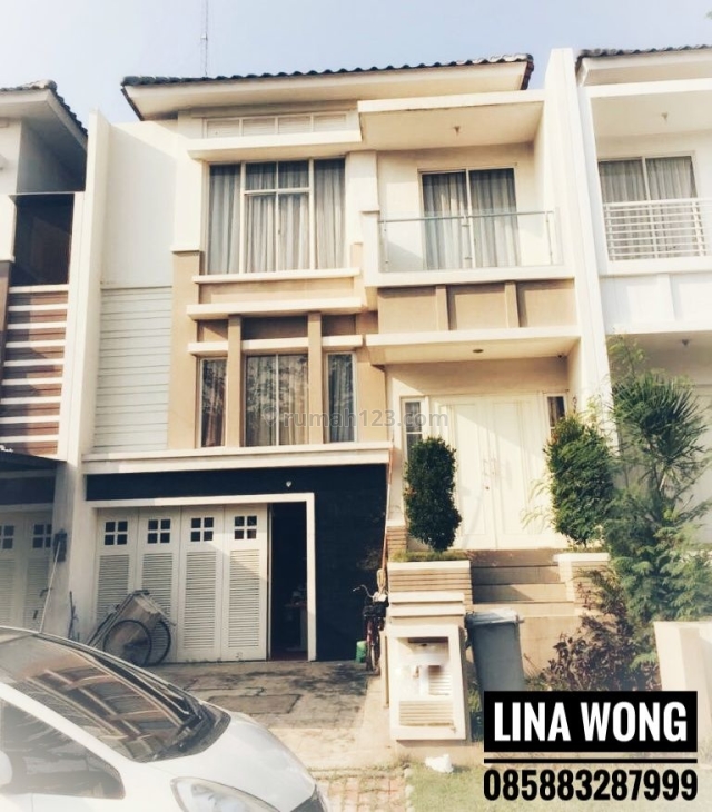 MURAH....RUMAH CROWN HADAP SELATAN DAN FULL FURNISH, Pantai Indah Kapuk, Jakarta Utara