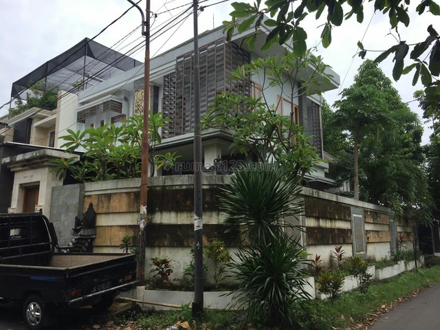 RUMAH RENON, Renon, Denpasar
