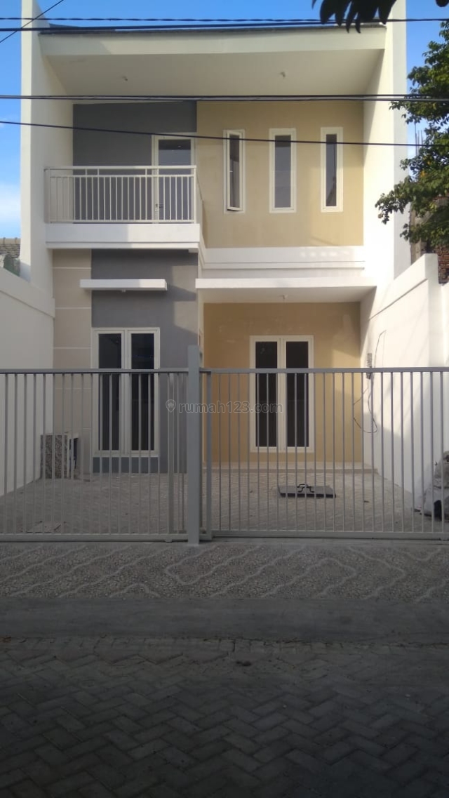 RUMAH Baru 2Lantai LOKASI Darmo Permai Utara,Carport 2 mobil, Dukuh Pakis, Surabaya