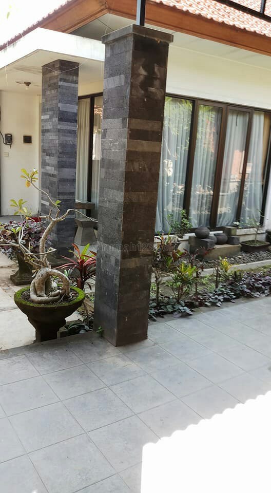 kan rumah cantik dan luas pusat kota denpasar full furnish, Kesiman, Denpasar