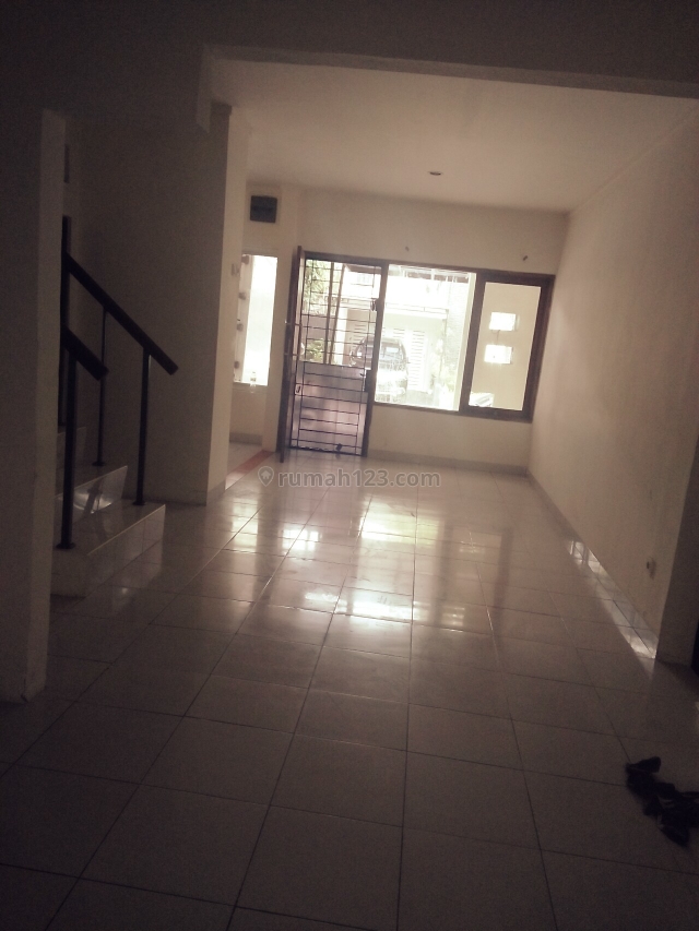 Murah rumah dalam cluster hanya 4 Km dari stasiun Tangerang, Cimone, Tangerang