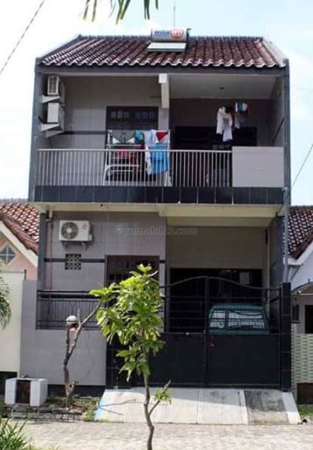 Rumah 2 Lantai Full Renov Taman Ubud Surabaya, Gununganyar, Surabaya