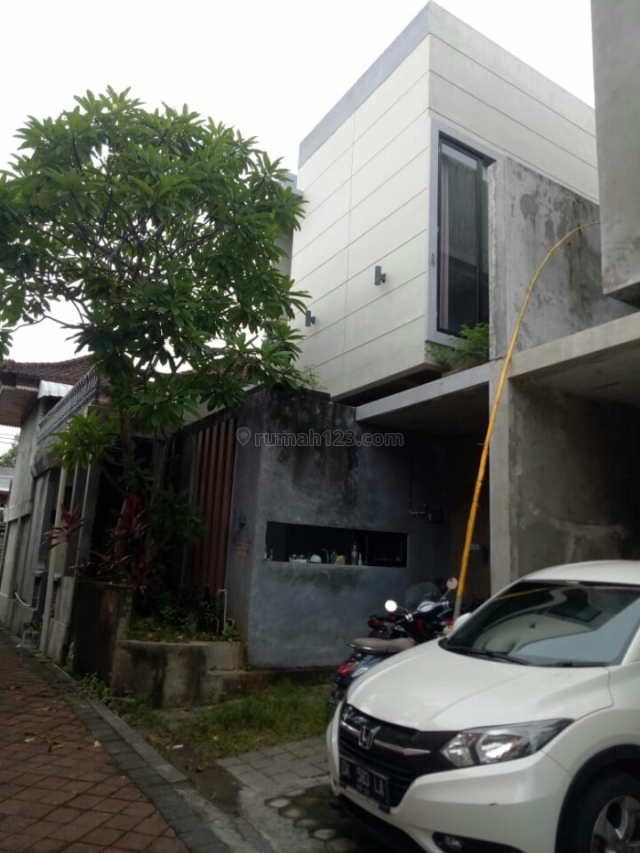 Rumah semi villa siap huni Di muding mekar kerobokan Badung bali, Kerobokan Kelod, Badung