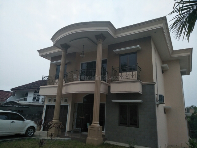 rumah mewah halaman didepan hotel raden km 11, Alang Alang Lebar, Palembang
