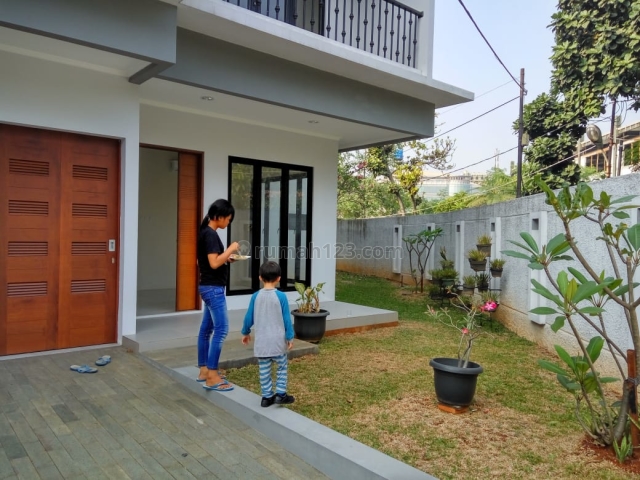 Rumah Nyaman di Komplek IAPCO Kemang Timur,, Kemang, Jakarta Selatan