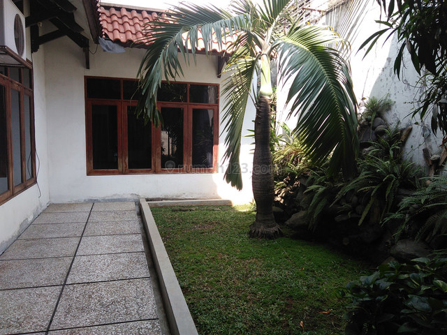 Di sewakan rumah untuk tinggal/kantor Jl cilandak tengah jakarta selatan, Cilandak, Jakarta Selatan