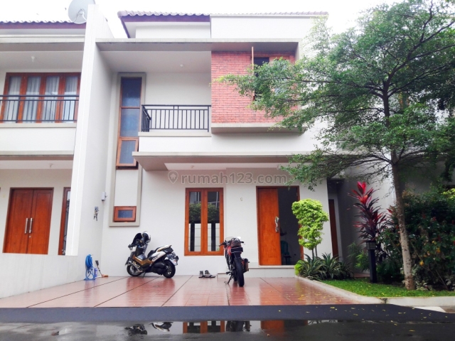 Townhouse Cantik Asri dan Megah di Kebagusan, Kebagusan, Jakarta Selatan