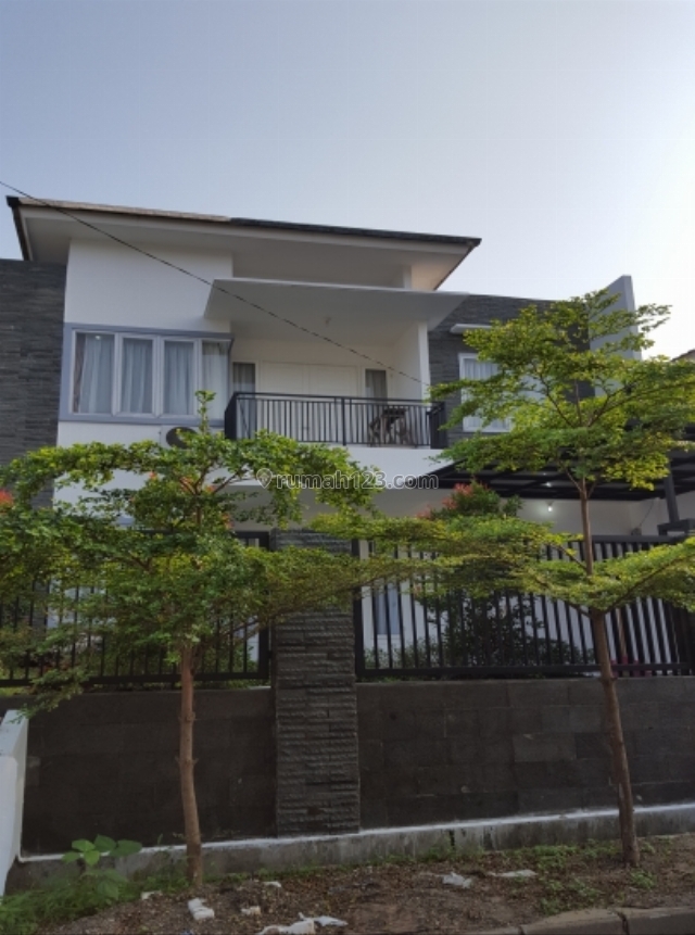 Rumah bagus lokasi strategis, Cinere, Jakarta Selatan