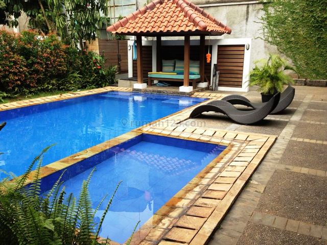 Rumah Dalam Compound Di Kemang Jaya Jakarta Selatan, Kemang, Jakarta Selatan
