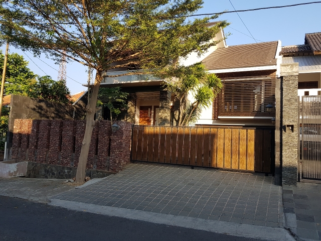 Rumah Cantik 2 Lantai Elite Siap Pakai, Tengger, Semarang