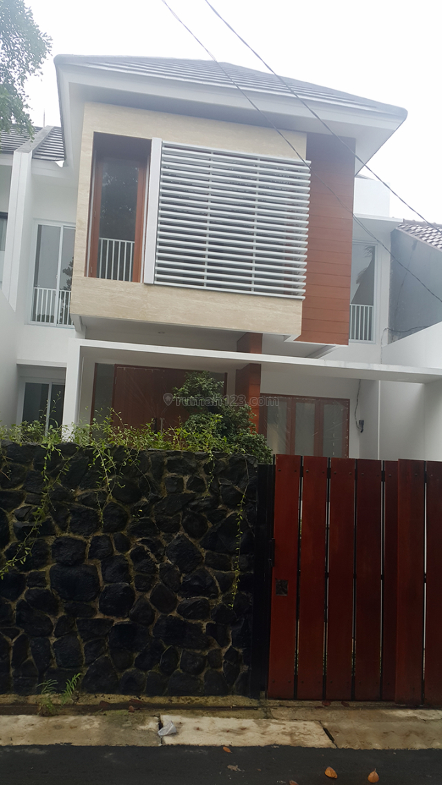Rumah Baru Kom. Deplu Kreo Lokasi Sangat Strategis dan Harga Murah, Kreo, Tangerang