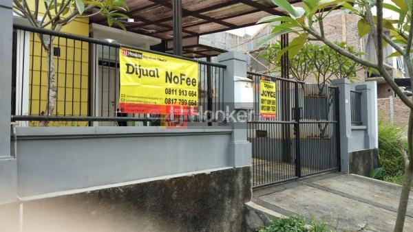Rumah di perumahan Bukti Golf Cimanggis Cibubur, Leuwinanggung, Bogor