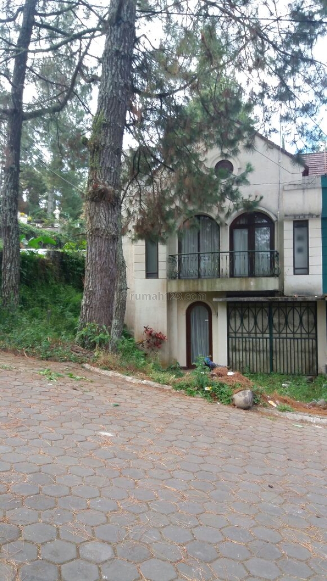 Rumah di Vila Istana Bunga, Parongpong, Bandung