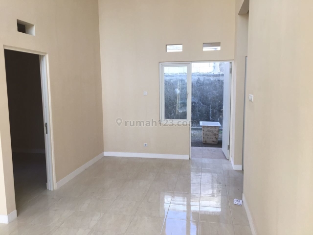 Rumah Gress di Valencia Spring PSJ (CA 06), Taman, Sidoarjo