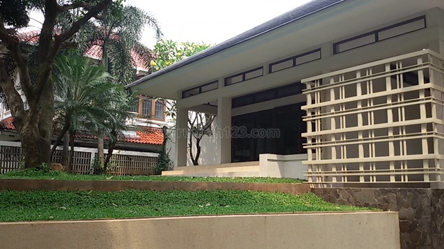 Cozy house in Kencana area, near Pondok Indah Golf., Pondok Indah, Jakarta Selatan