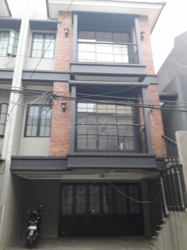 Rumah Bagus di Lokasi sangat strategis Mt Haryono Tebet Jakarta Selatan, MT Haryono, Jakarta Selatan