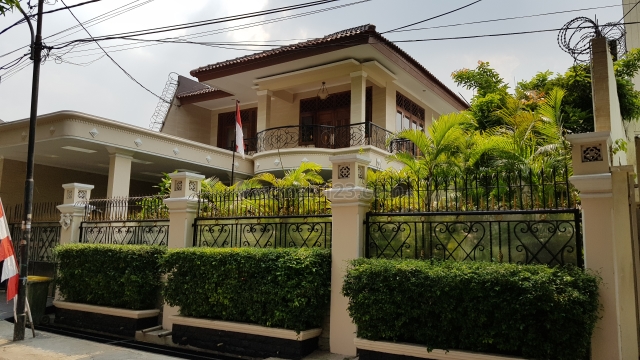 Rumah Tinggal Siap Huni Ada Kolam Renang Lingkungan Asri di Kebayoran Baru Jakarta Selatan, Kebayoran Baru, Jakarta Selatan
