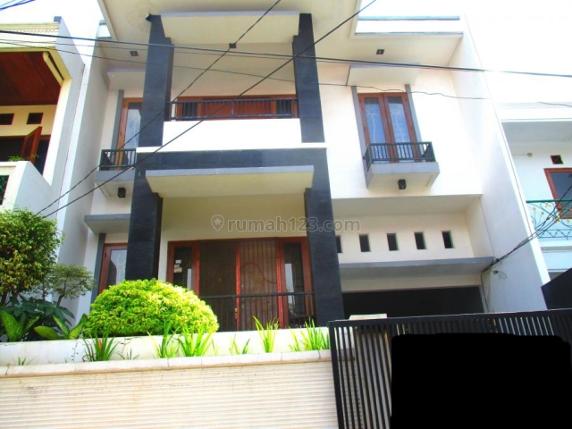 SIAPA CEPAT DIA DAPAT! RUMAH DEKAT LAPIAZA 8X15 KELAPA GADING, Kelapa Gading, Jakarta Utara