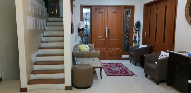 Rumah Cantik dalam Komplek di Lebak Bulus, Lebak Bulus, Jakarta Selatan