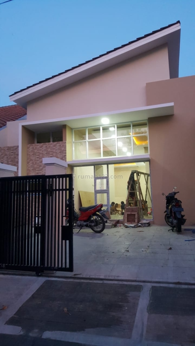 Rumah di Cluster Adenium Luas 195m Siap Huni di Harapan Indah Bekasi, Bekasi Barat, Bekasi