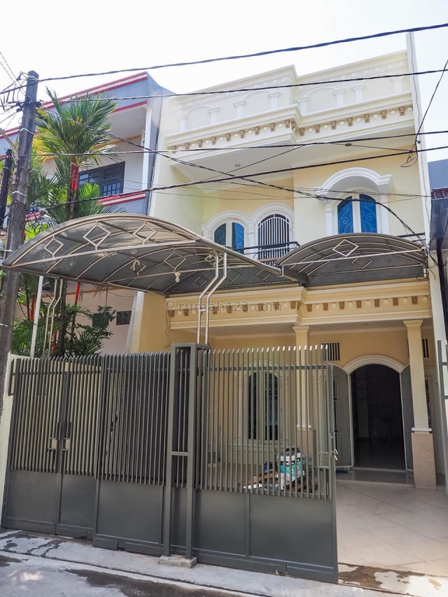 Sunter 6x18 m2 Rumah Keluarga Modern Lokasi dekat dengan Mall HUB Helen 081280069222 PR-015089, Sunter, Jakarta Utara