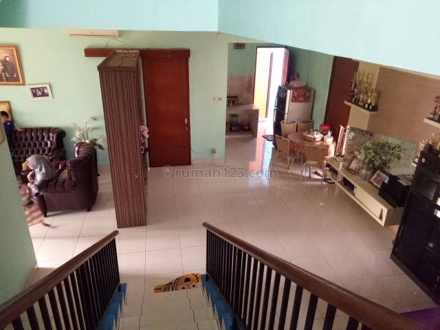Rumah Heliconia hoek Luas tanah 400m 2lantai Siap Huni, Bekasi Barat, Bekasi