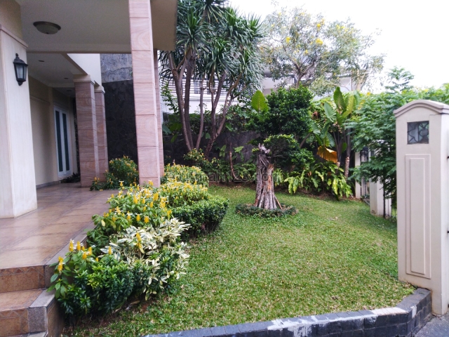 Rumah Cantik Nan Menarik, Siap Huni di Taman Kencana Permai Pondok Indah Jakarta Selatan, Pondok Indah, Jakarta Selatan