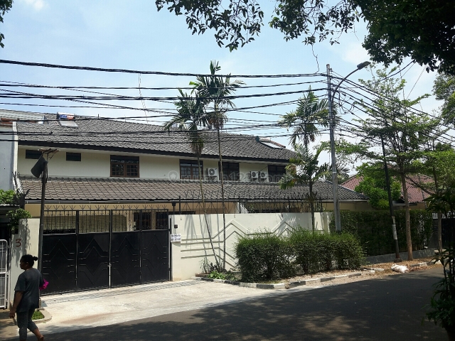 rumah nyaman di lokasi nyaman, Kebayoran Baru, Jakarta Selatan