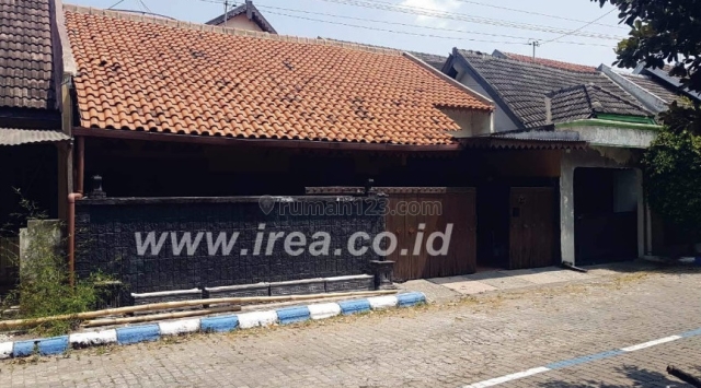 Rumah etnik siap huni di Gentan, dekat Luwes Gentan, Gentan, Solo