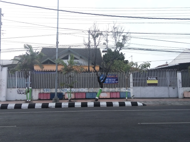 Rumah Strategis di Jl Raya Agil Kusumadya Kudus, Jati, Kudus