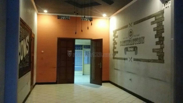 rumah jalan Riau Bandung cocok untuk Cafe, Bandung Kota, Bandung