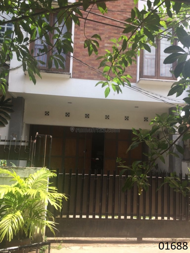 Nice Furnished House in Kebayoran Baru-01688, Kebayoran Baru, Jakarta Selatan