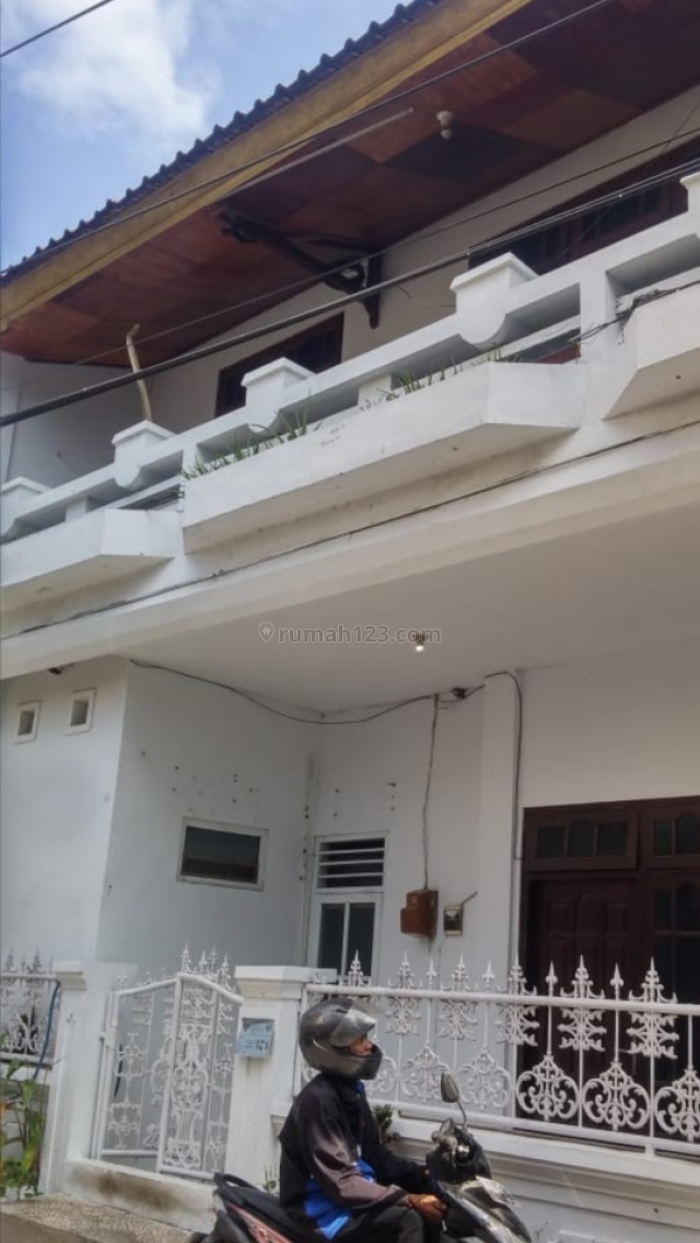 Rumah 5 kamar dekat Seminyak, Padangsambian Kelod, Denpasar