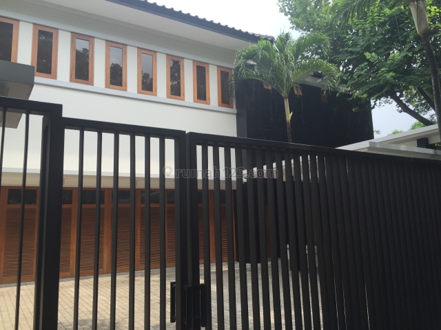 House modern homy kemang dalam, Kemang, Jakarta Selatan