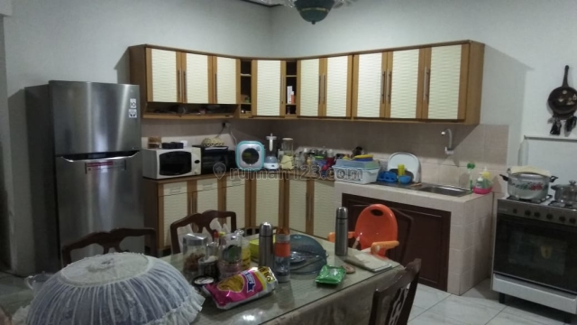 RUMAH LUAS DENGAN HALAMAN LUAS, Geger Kalong, Bandung