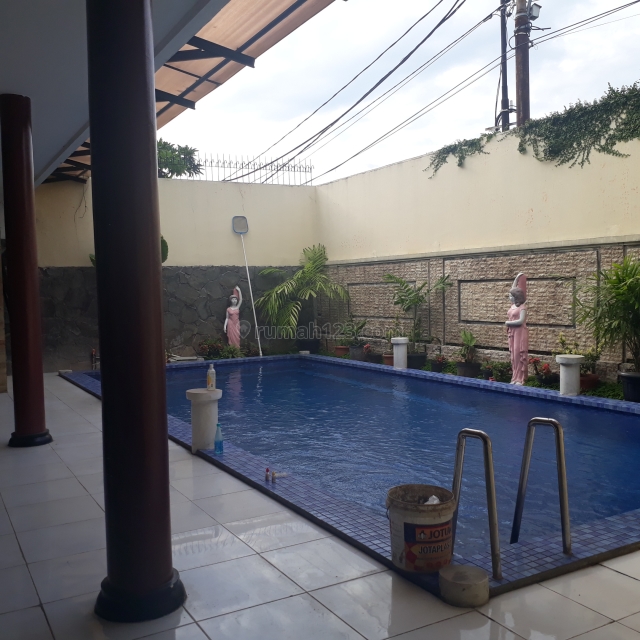 RUMAH DI CILANDAK BISA BUAT KANTOR POSISI STRATEGIS PINNGIR JALAN, Cilandak, Jakarta Selatan