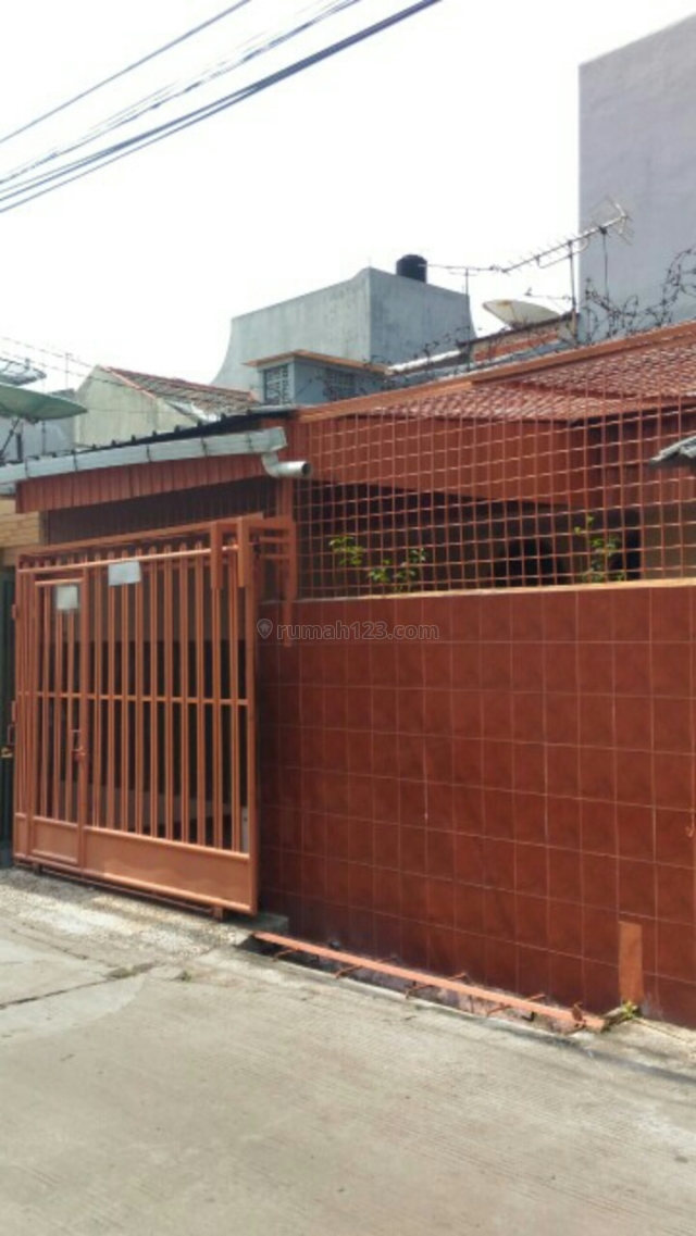 Rumah di Taman Ratu Jakarta Barat harga ber Sahabat., Taman Ratu, Jakarta Barat