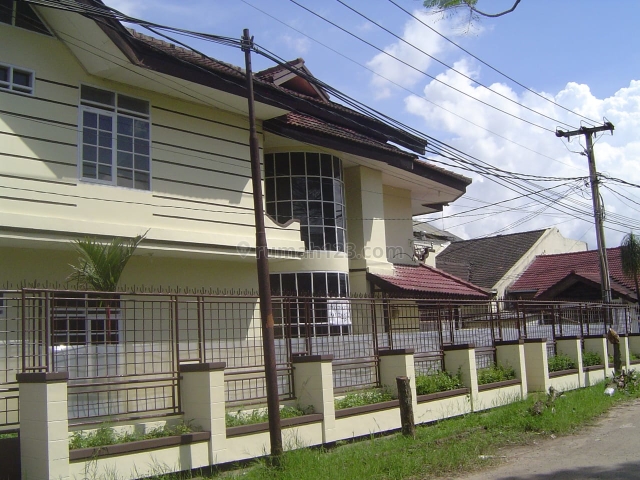 Rumah di Taman Holis Indah, Holis Cigondewah, Bandung