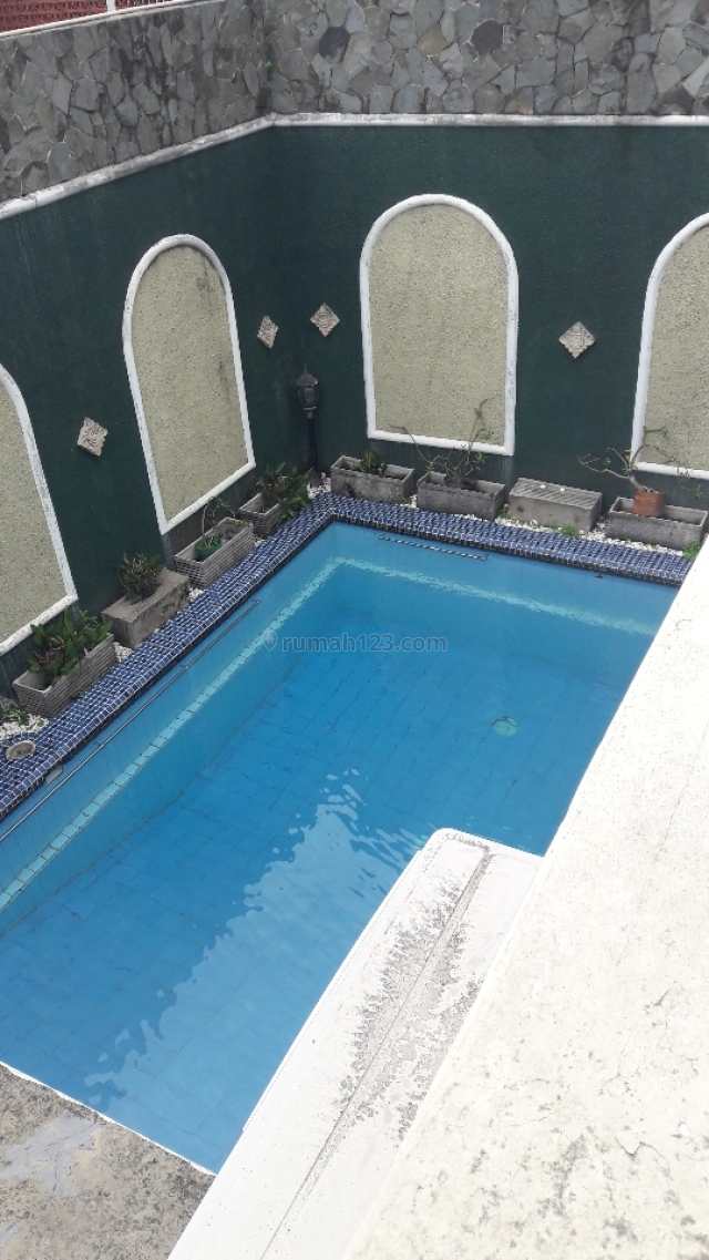 Rumah Asri Nyaman dan Tenang, Pondok Indah, Jakarta Selatan