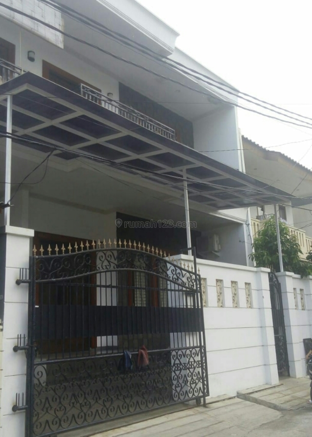 RUMAH BAGUS DISUNTER 2.5 LANTAI, LEBAR 10 METER, LT 160 m2, KOMPLEK, HARGA 4 MILYARD, Sunter, Jakarta Utara