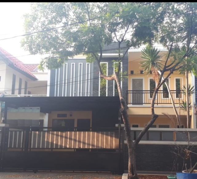 rumah besar, luas, siap huni, furnished, strategis, nyaman, Semanan, Jakarta Barat