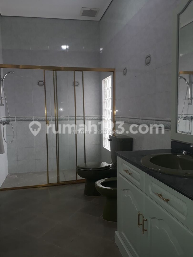 RUMAH CANTIK BELAKANG JIS , pondok indah, Pondok Indah, Jakarta Selatan