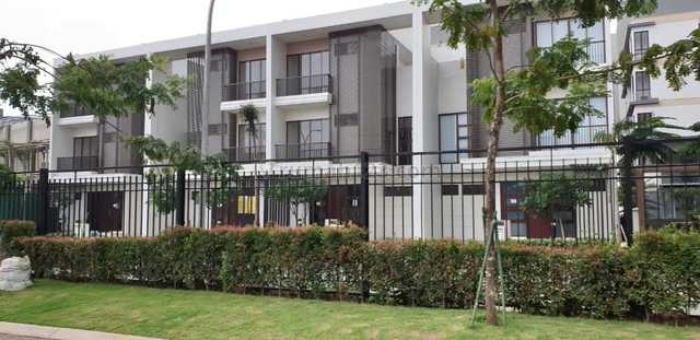 Disewakan rumah baru 3 lantai di Vanya Park, Cluster Amatis, BSD., BSD City, Tangerang