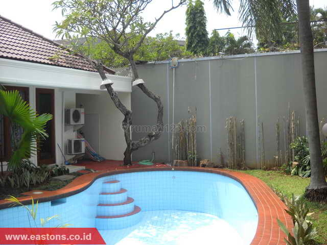 Rumah Bagus Di Lingkungan Asri Kemang (PD008214), Kemang, Jakarta Selatan