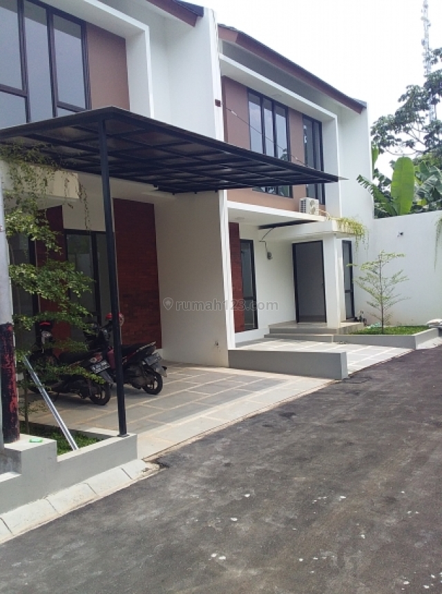 Rumah 2 Lantai Murah Dan Strategis Di Jagkarsa, Jagakarsa, Jakarta Selatan