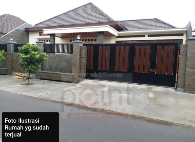 Hunian Mewah Luas 310 m2 Proses Finishing Banjarsari Solo, Banjarsari, Surakarta