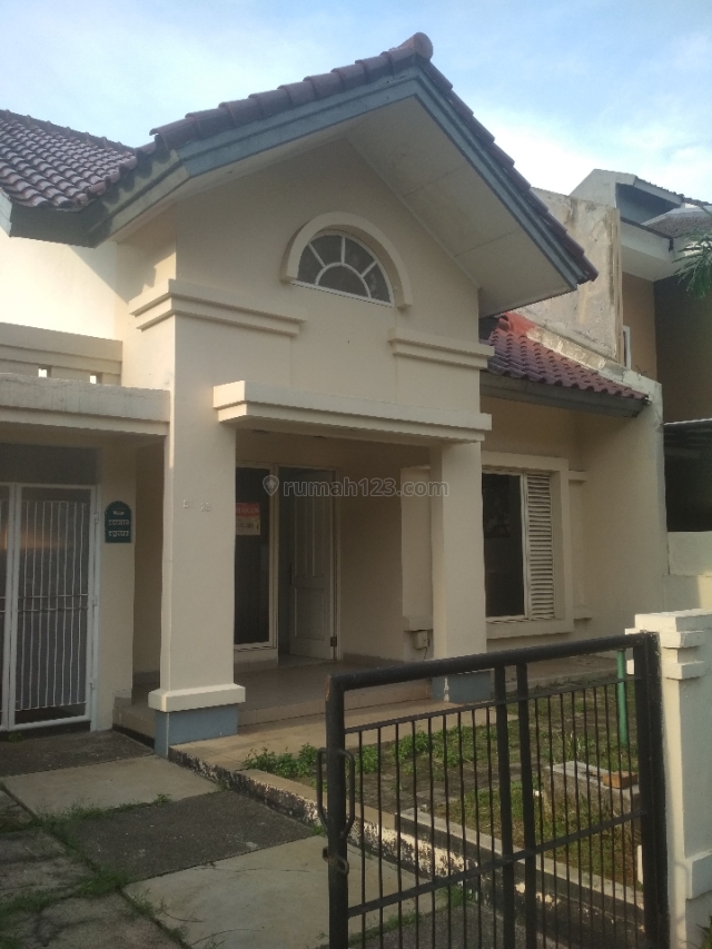 Rumah kondisi bagus dan Besar, BSD Nusaloka, Tangerang