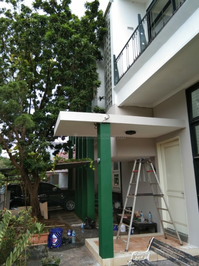 Rumah luas 3 lantai dekat tol exit and entry Jatiwarna di Purigading Bekasi, Jatiwarna, Bekasi