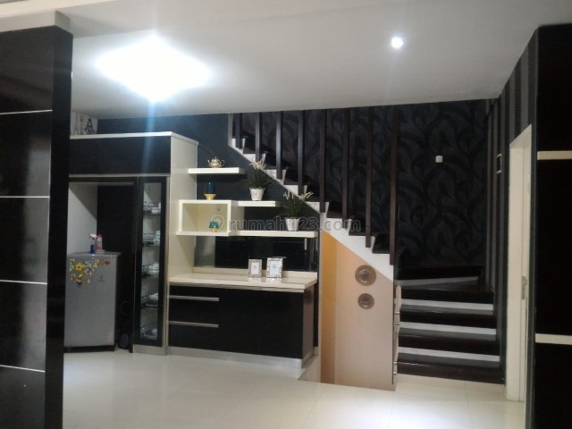 RUMAH FURNISH GEGERKALONG DEKAT SETIABUDI BANDUNG, Geger Kalong, Bandung
